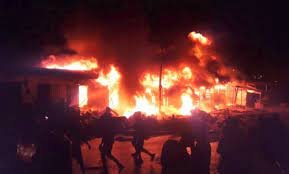 Un incendie s’est déclaré dans la nuit de mardi 22 février 2022 au marché Etoudi à Yaoundé 